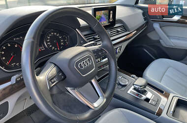 Позашляховик / Кросовер Audi Q5 2019 в 