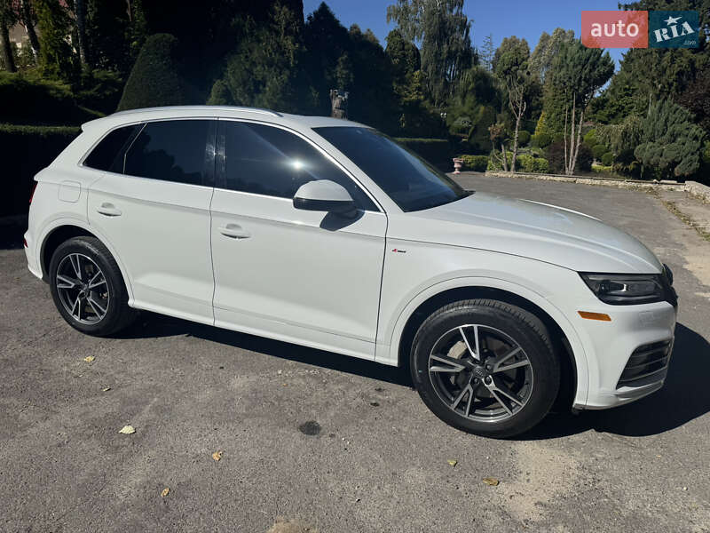 Внедорожник / Кроссовер Audi Q5 2019 в Тернополе