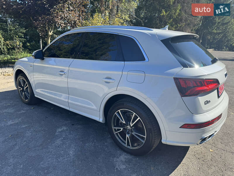 Внедорожник / Кроссовер Audi Q5 2019 в Тернополе