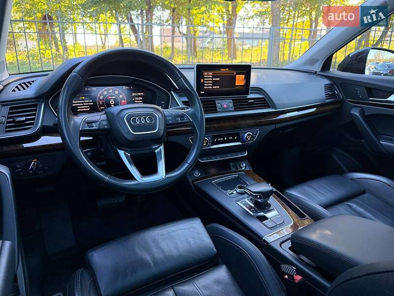 Внедорожник / Кроссовер Audi Q5 2017 в Хмельницком