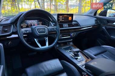 Внедорожник / Кроссовер Audi Q5 2017 в 