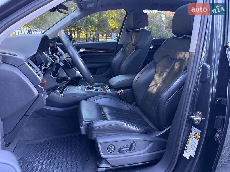 Внедорожник / Кроссовер Audi Q5 2017 в Хмельницком