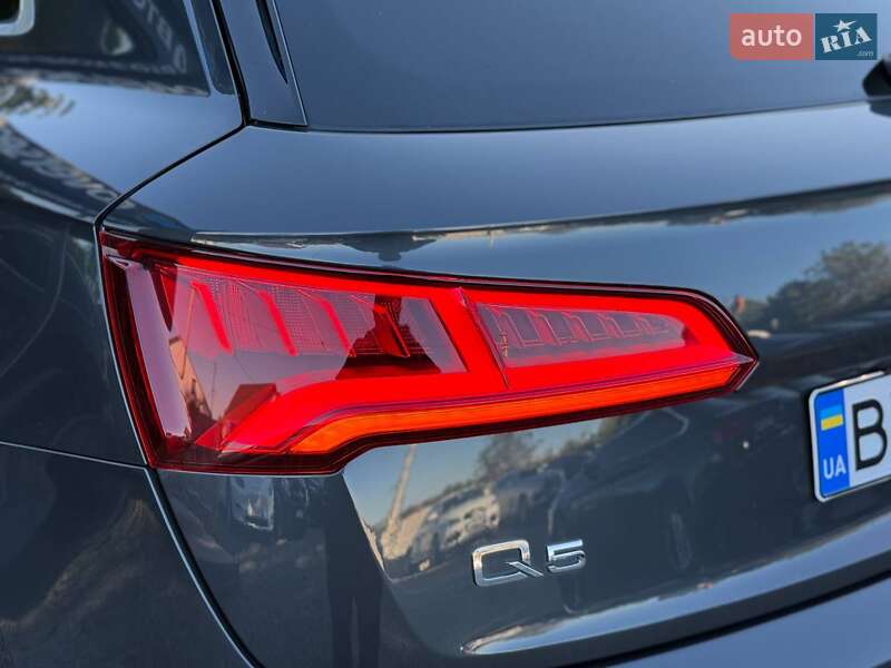 Внедорожник / Кроссовер Audi Q5 2017 в Хмельницком