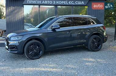 Внедорожник / Кроссовер Audi Q5 2017 в 