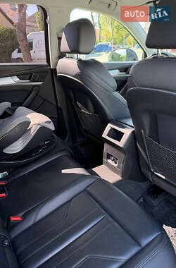 Внедорожник / Кроссовер Audi Q5 2017 в 