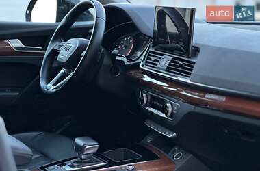 Внедорожник / Кроссовер Audi Q5 2021 в 