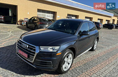 Внедорожник / Кроссовер Audi Q5 2018 в 