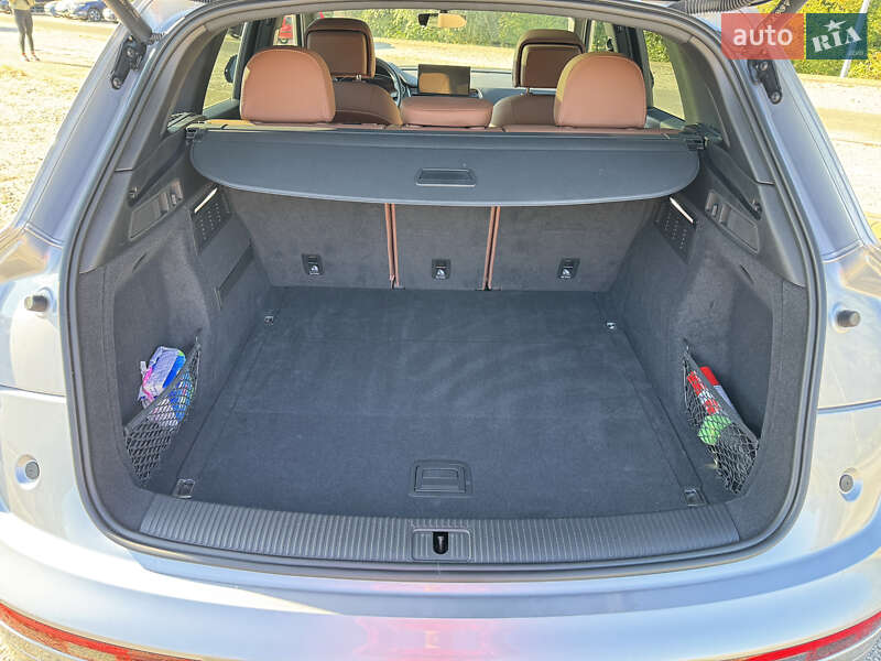 Внедорожник / Кроссовер Audi Q5 2022 в Днепре