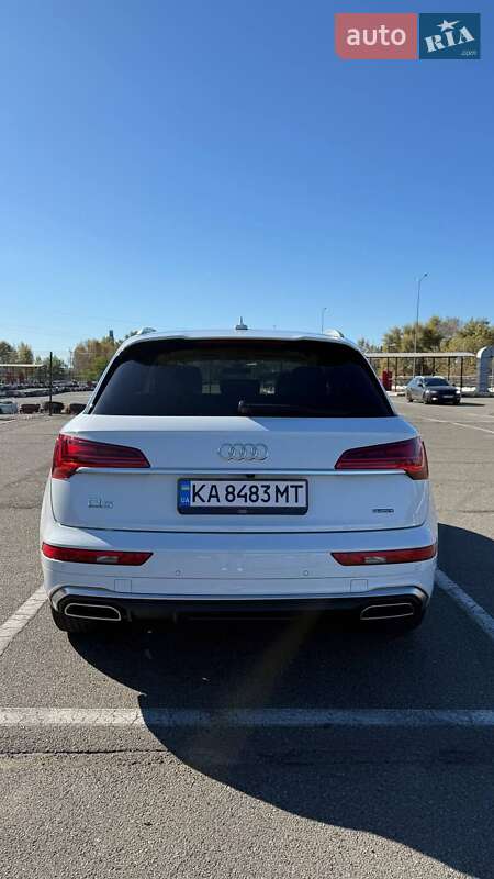 Внедорожник / Кроссовер Audi Q5 2021 в Киеве