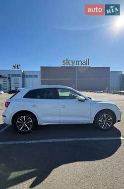Позашляховик / Кросовер Audi Q5 2021 в 