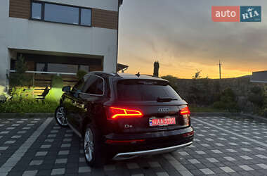Внедорожник / Кроссовер Audi Q5 2018 в 