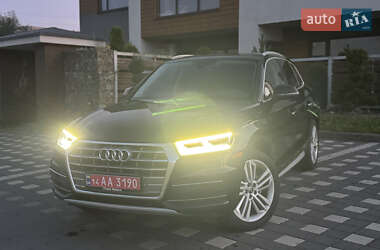 Внедорожник / Кроссовер Audi Q5 2018 в 