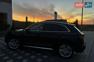 Внедорожник / Кроссовер Audi Q5 2018 в 