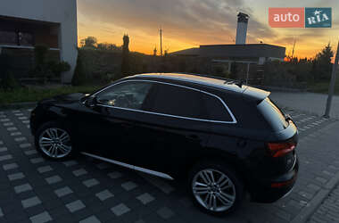 Внедорожник / Кроссовер Audi Q5 2018 в 