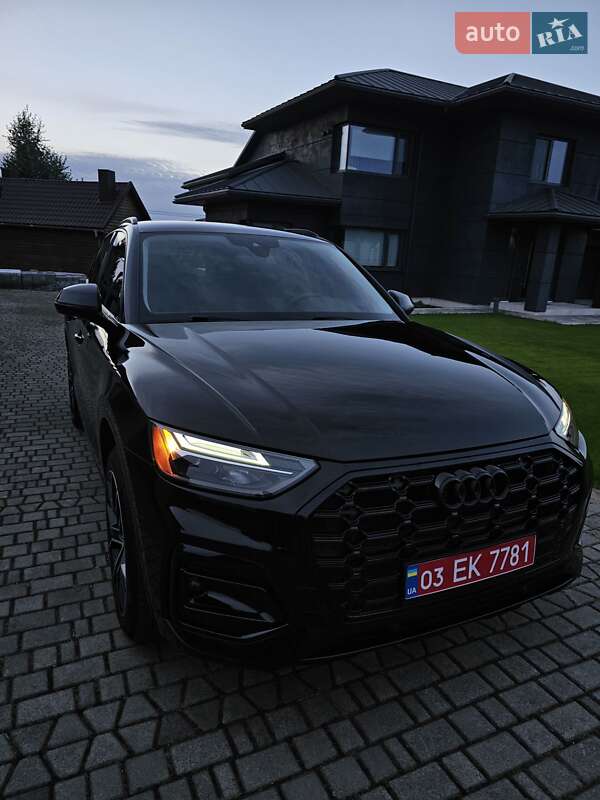 Внедорожник / Кроссовер Audi Q5 2021 в 