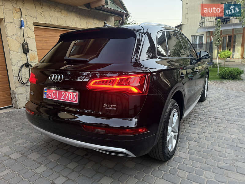 Позашляховик / Кросовер Audi Q5 2018 в Львові