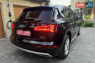 Внедорожник / Кроссовер Audi Q5 2018 в 