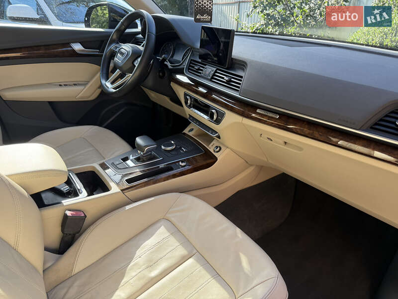 Позашляховик / Кросовер Audi Q5 2018 в Львові