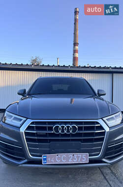 Внедорожник / Кроссовер Audi Q5 2018 в 