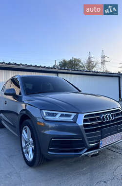 Внедорожник / Кроссовер Audi Q5 2018 в 