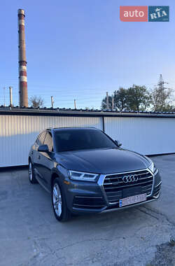 Внедорожник / Кроссовер Audi Q5 2018 в 