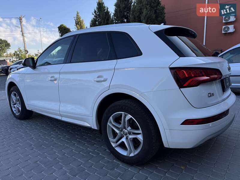 Позашляховик / Кросовер Audi Q5 2018 в Вінниці