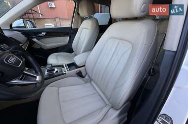 Внедорожник / Кроссовер Audi Q5 2018 в 