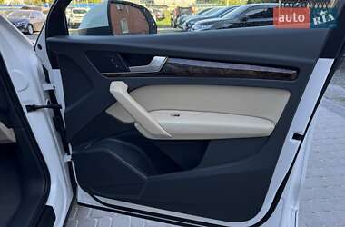 Внедорожник / Кроссовер Audi Q5 2018 в 
