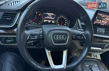 Внедорожник / Кроссовер Audi Q5 2018 в 