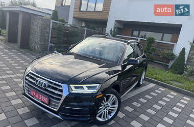 Внедорожник / Кроссовер Audi Q5 2018 в 