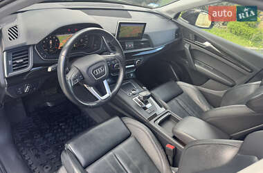 Внедорожник / Кроссовер Audi Q5 2018 в 