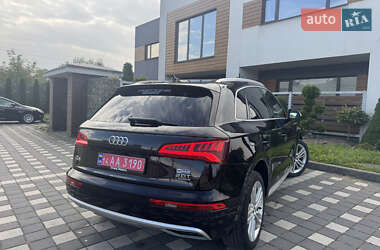 Внедорожник / Кроссовер Audi Q5 2018 в 