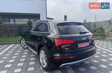Внедорожник / Кроссовер Audi Q5 2018 в 