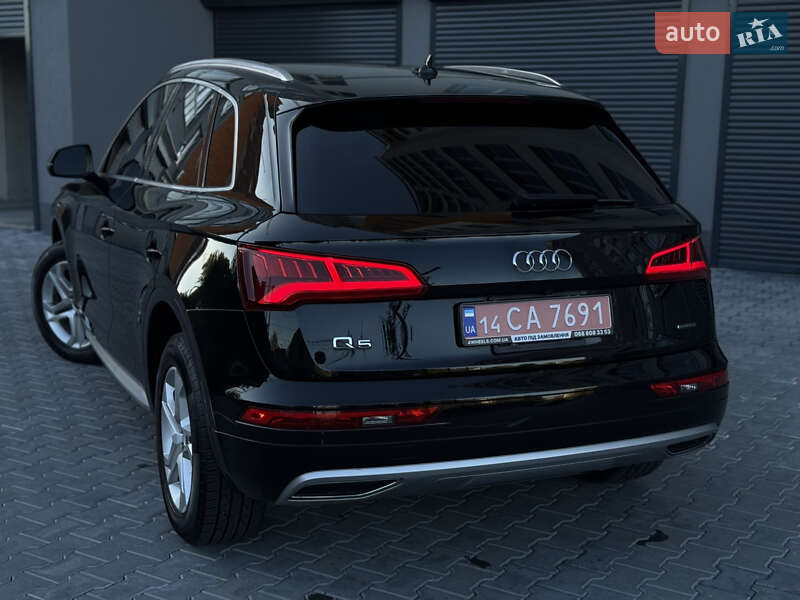 Внедорожник / Кроссовер Audi Q5 2019 в Хмельницком