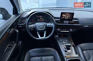 Внедорожник / Кроссовер Audi Q5 2019 в 