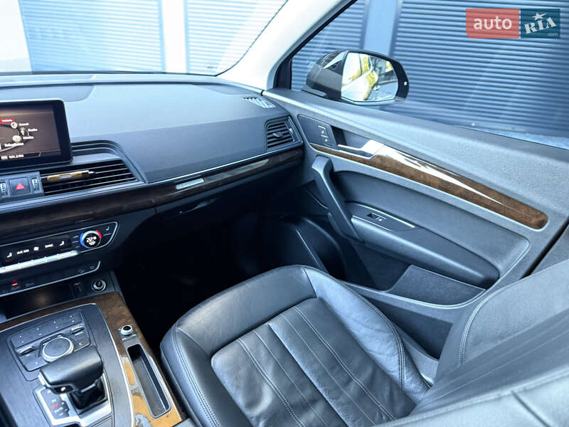 Внедорожник / Кроссовер Audi Q5 2019 в Хмельницком
