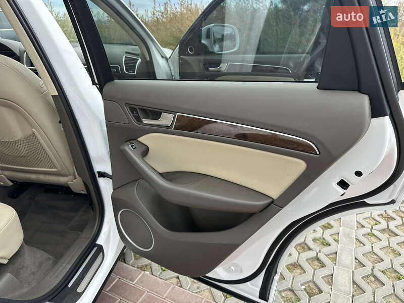 Внедорожник / Кроссовер Audi Q5 2015 в Ровно