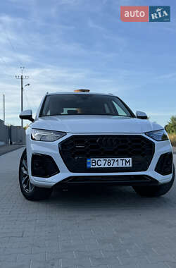 Внедорожник / Кроссовер Audi Q5 2021 в 