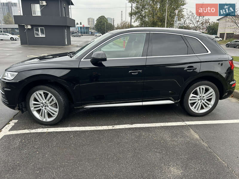 Позашляховик / Кросовер Audi Q5 2017 в Києві