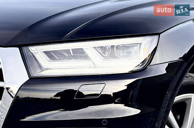 Внедорожник / Кроссовер Audi Q5 2017 в 
