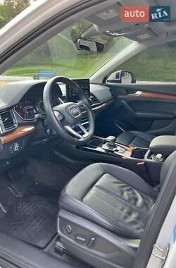 Позашляховик / Кросовер Audi Q5 2021 в 