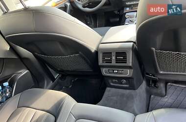 Позашляховик / Кросовер Audi Q5 2021 в 