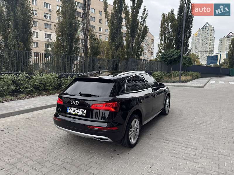 Внедорожник / Кроссовер Audi Q5 2018 в Киеве