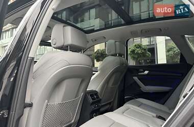 Внедорожник / Кроссовер Audi Q5 2018 в 