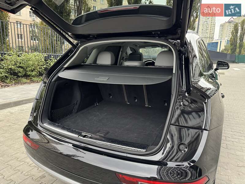 Внедорожник / Кроссовер Audi Q5 2018 в Киеве
