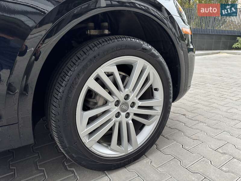 Внедорожник / Кроссовер Audi Q5 2018 в Киеве