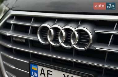 Позашляховик / Кросовер Audi Q5 2019 в 