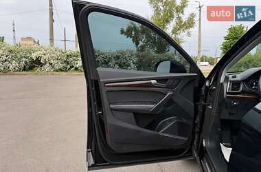 Позашляховик / Кросовер Audi Q5 2019 в 