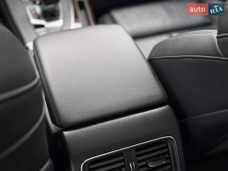 Внедорожник / Кроссовер Audi Q5 2019 в Кривом Роге