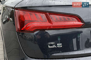 Позашляховик / Кросовер Audi Q5 2017 в 